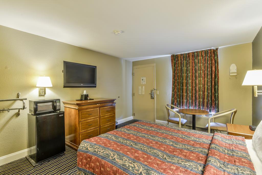 Wake Inn Raleigh Ngoại thất bức ảnh