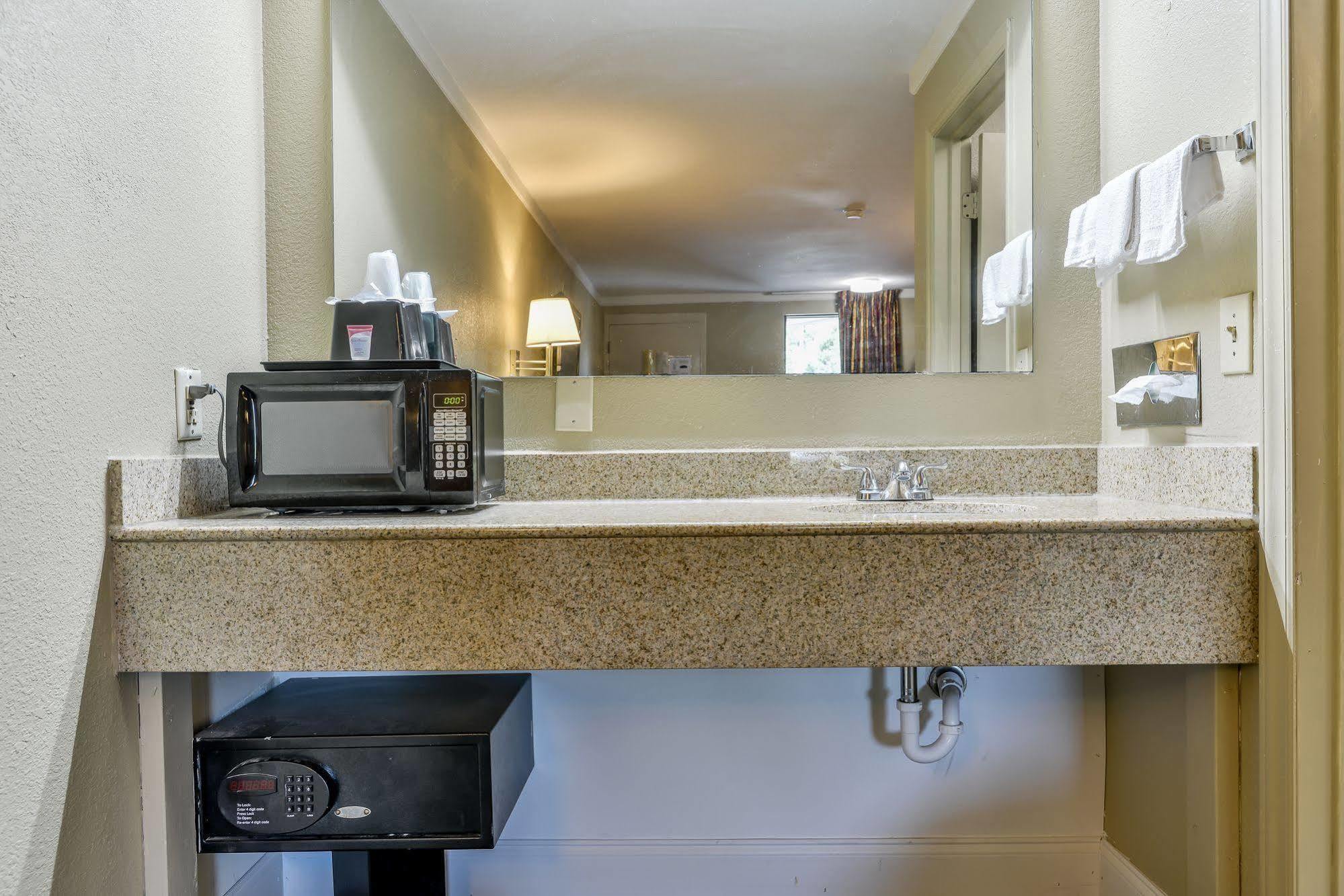 Wake Inn Raleigh Ngoại thất bức ảnh
