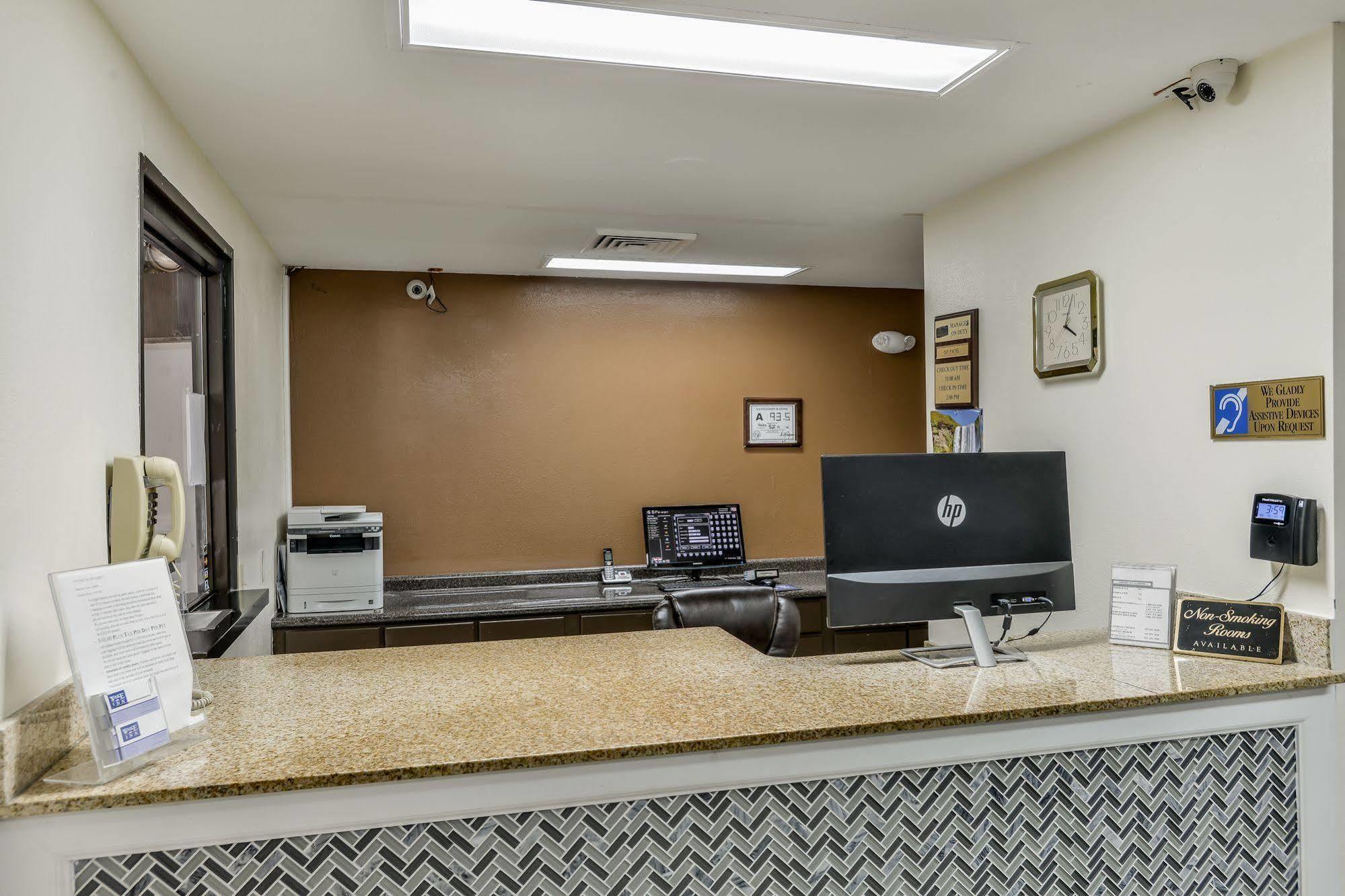 Wake Inn Raleigh Ngoại thất bức ảnh