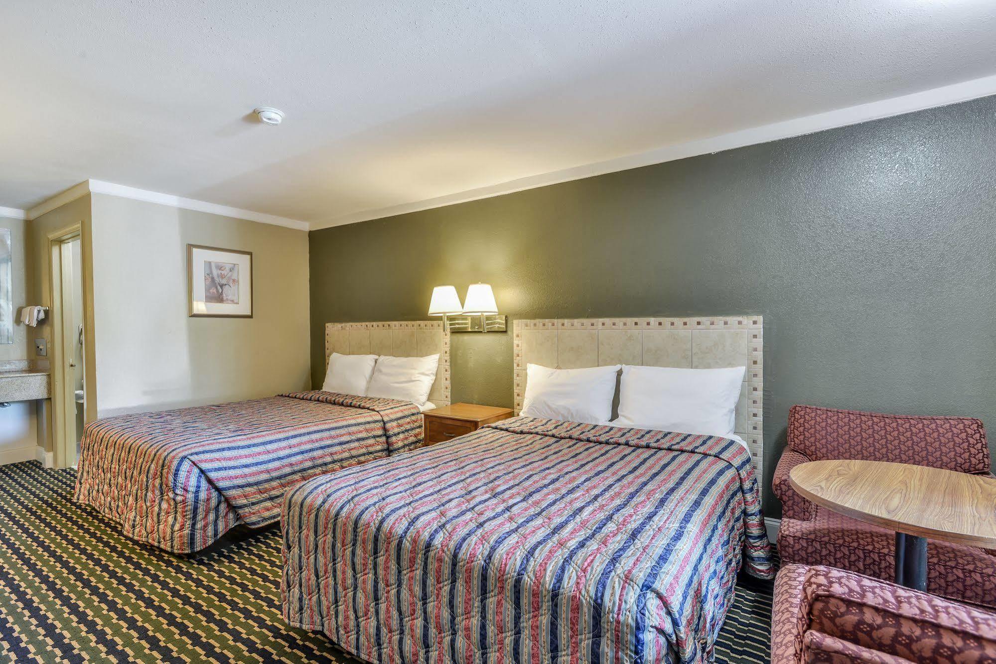 Wake Inn Raleigh Ngoại thất bức ảnh