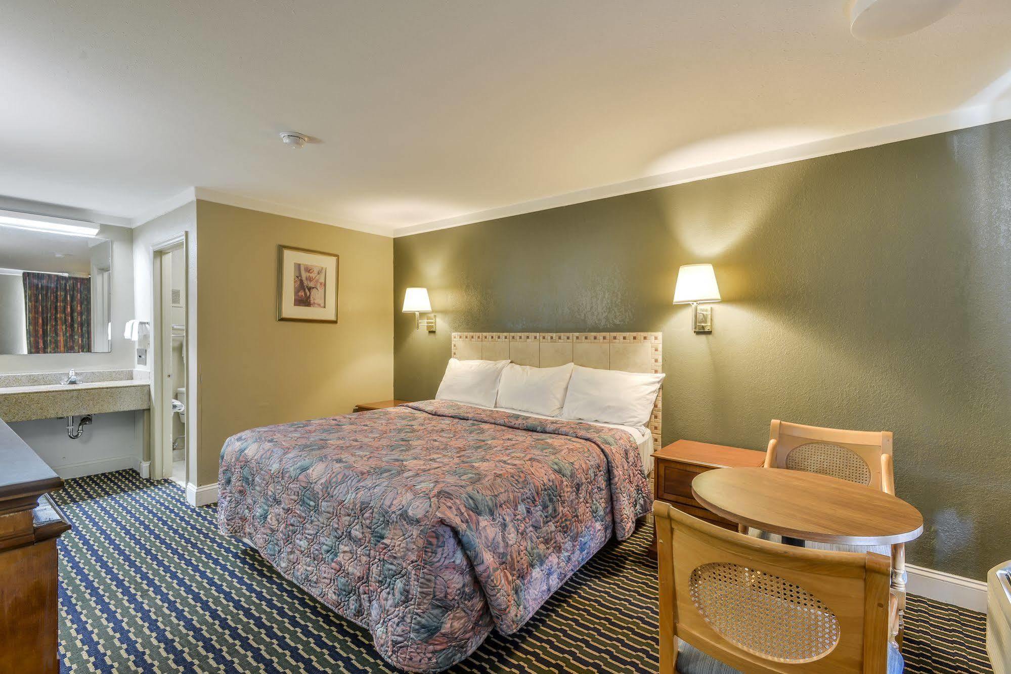 Wake Inn Raleigh Ngoại thất bức ảnh