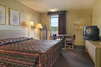 Wake Inn Raleigh Ngoại thất bức ảnh